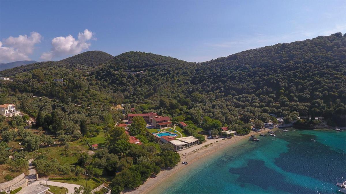 Menes Hotel Yénion Buitenkant foto