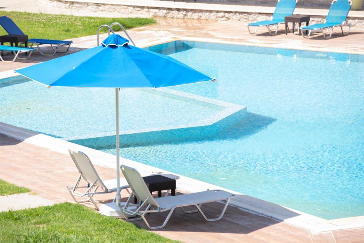 Menes Hotel Yénion Buitenkant foto
